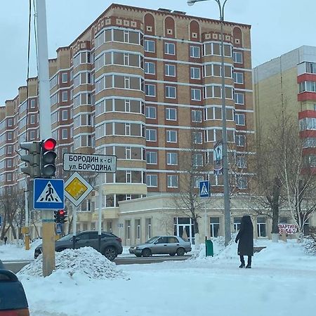 2-Ухкомнатная Современная Новая Квартира В Центре Города Qostanay Exterior foto